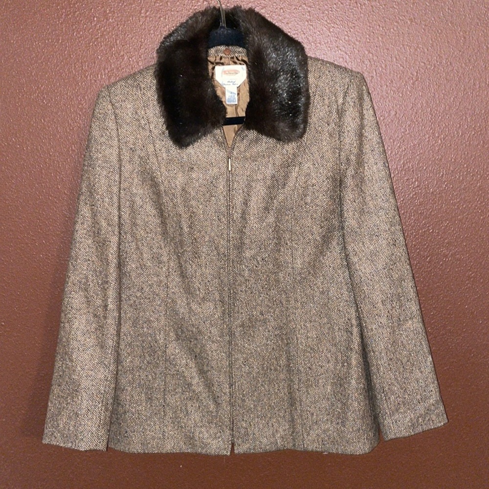 Talbot suit blazer with faux fur collar